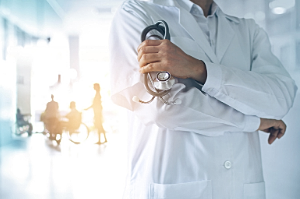 New Year, New You! How to Choose the Right Plastic Surgeon for You